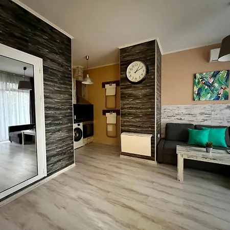 Flower House 1 Apartment