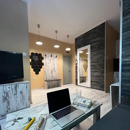 Apartment Flower House 1 *